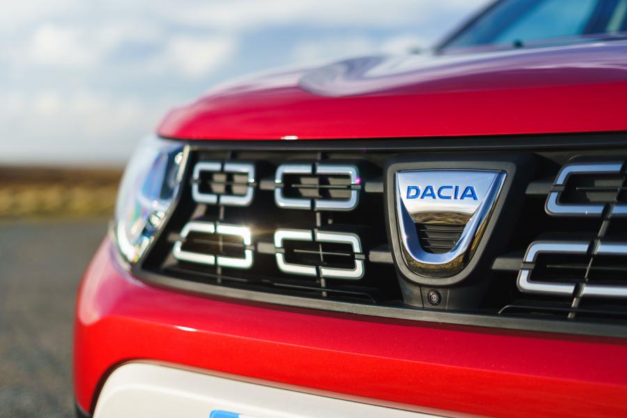 Детали экстерьера Dacia Duster Techroad 2019 года  (UK) (фото 3 из 40)